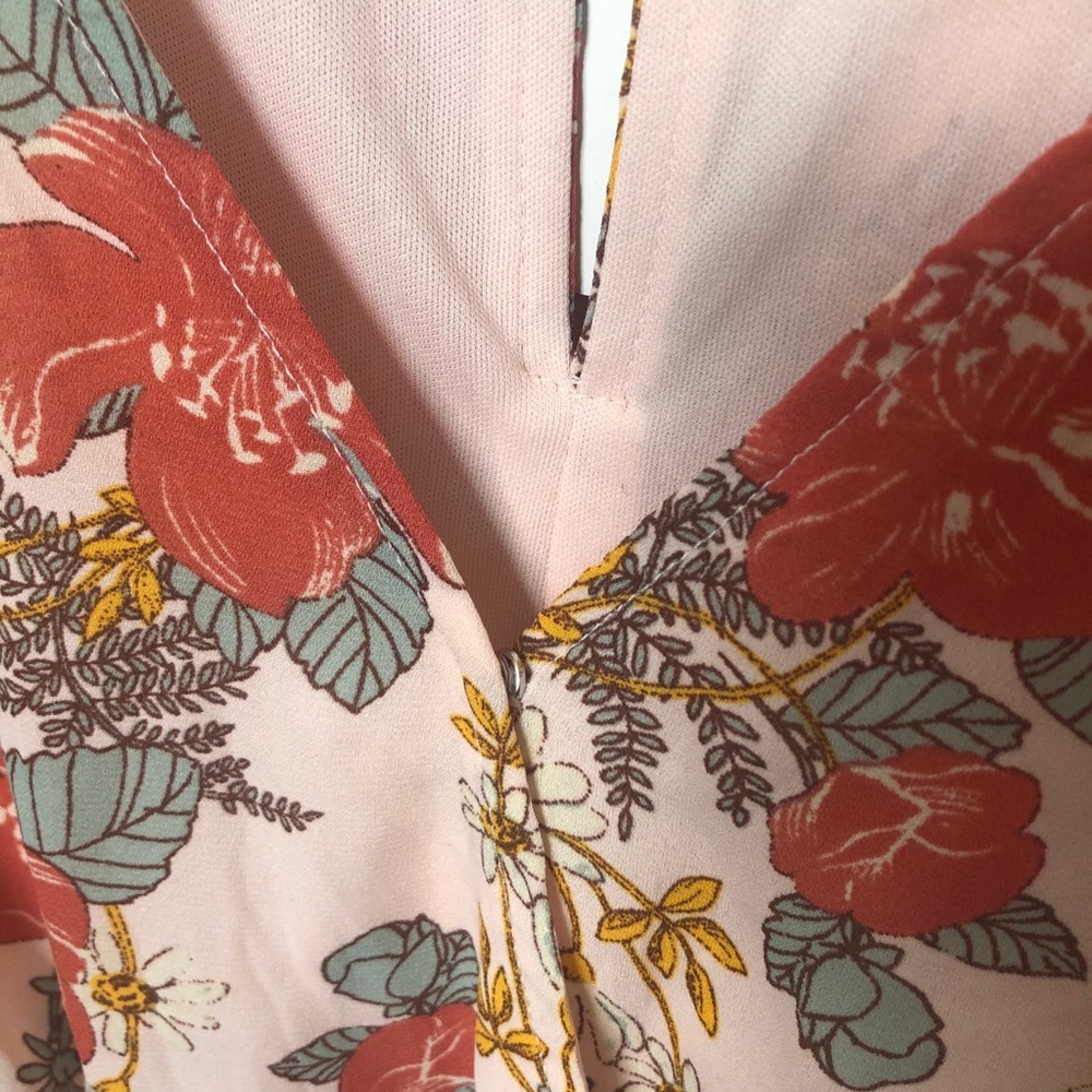 LULU’S Floral Romper with Bell Sleeves Size Small - Picture 6 of 9